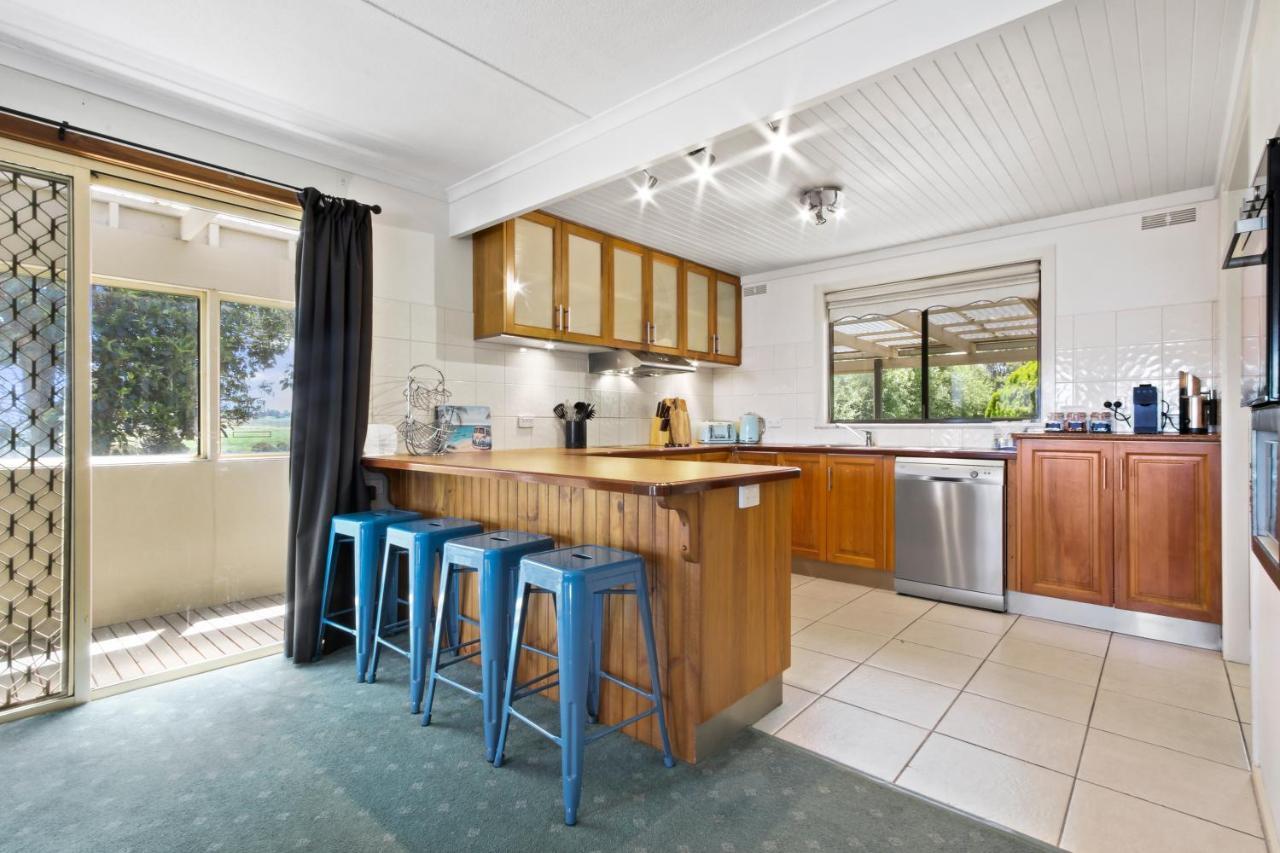 Oceans 11 Villa Lakes Entrance Exterior photo